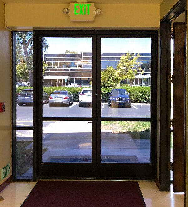 a storefront doors repair done by our pros