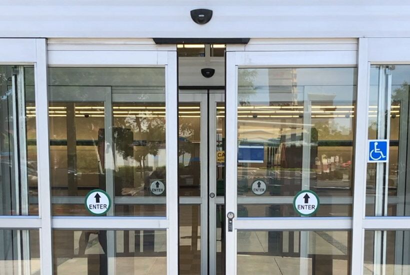 how do the sensors in automatic doors work?